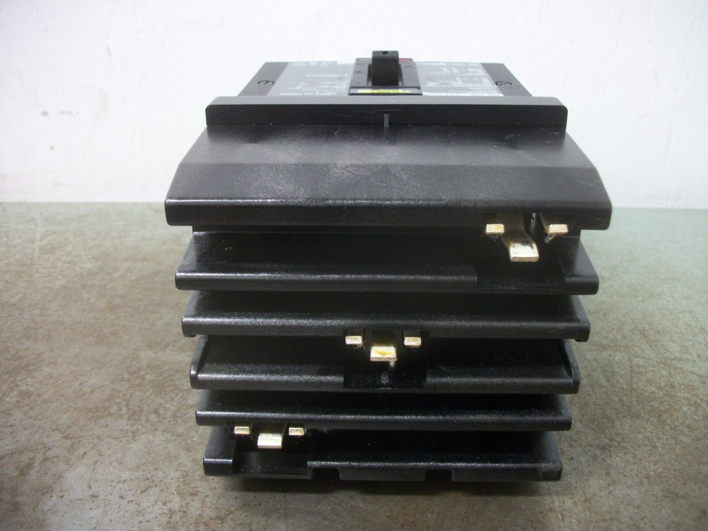 SQUARE D POWERPACT I-LINE HG CIRCUIT BREAKER HGA36040 40AMP 600VOLT 3POLE