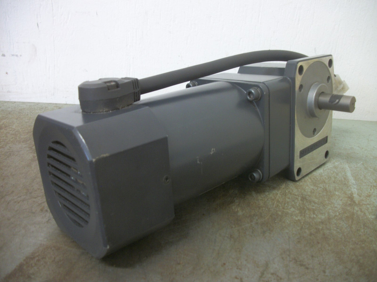 ORIENTAL MOTOR GEARMOTOR USM590-501W W/GEAR HEAD 5GU15RAA 115V 90W 1500RPM