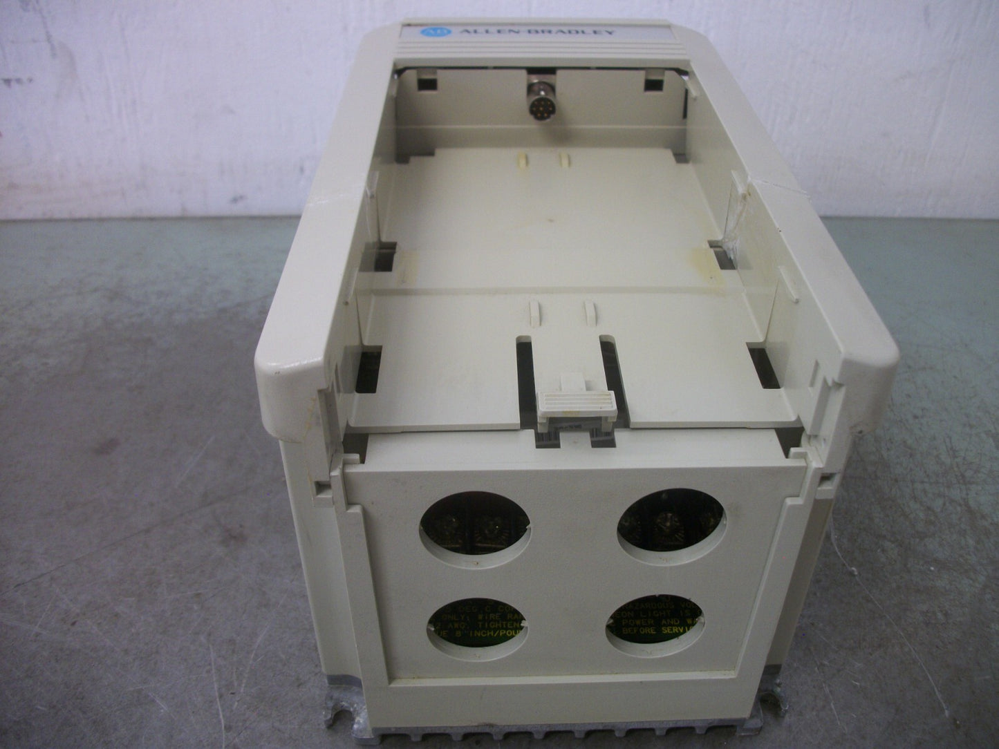 ALLEN-BRADLEY 0.75HP AC DRIVE 1305-AA03A 230VOLT 3PH 3AMP