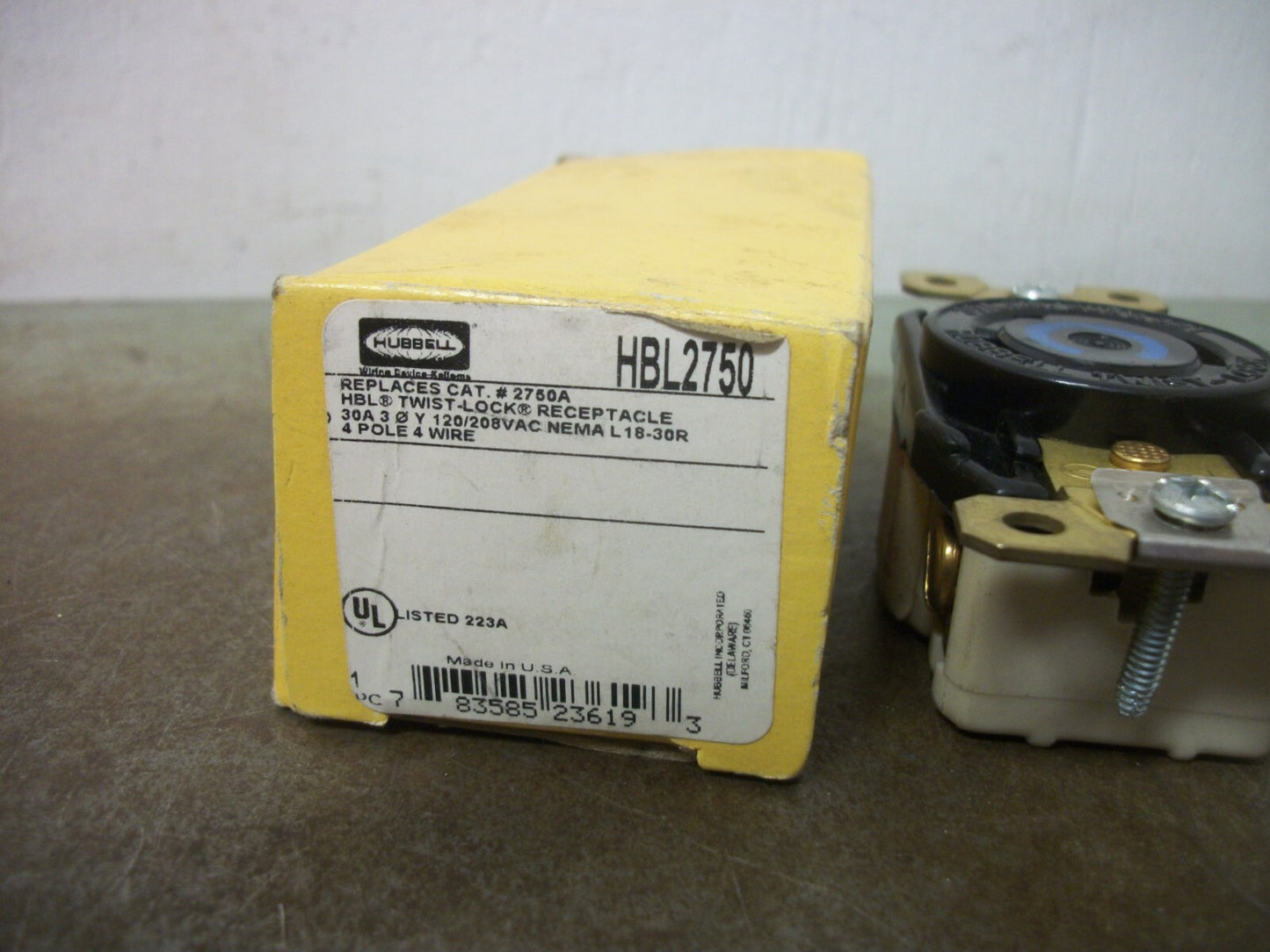HUBBELL TWIST-LOCK RECEPTACLE HBL2750 30AMP 120/208VOLT 3PH 4P 4W NIB