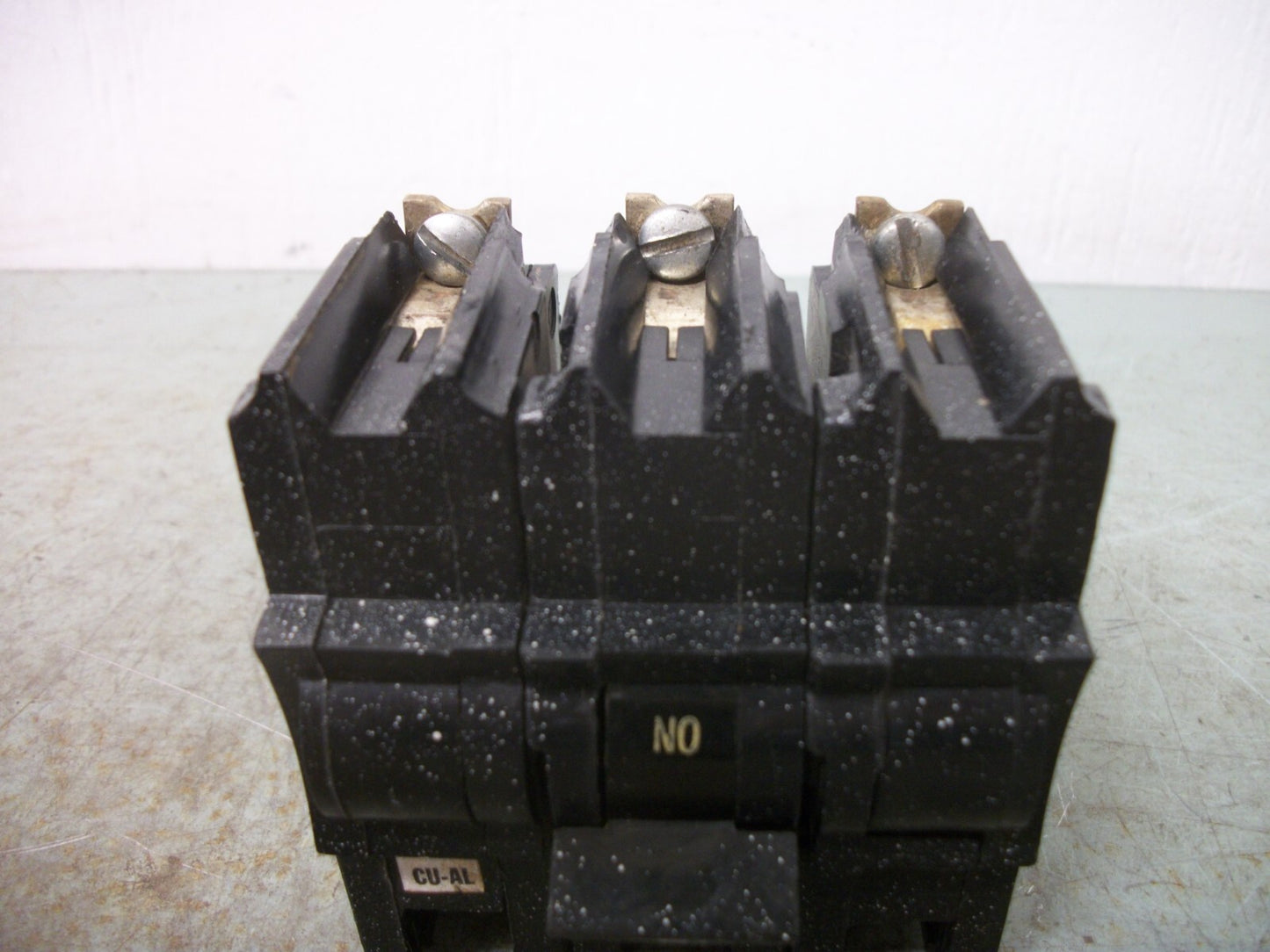 FEDERAL PACIFIC NB CIRCUIT BREAKER NB232015 NB315 15AMP 240VOLT 3POLE