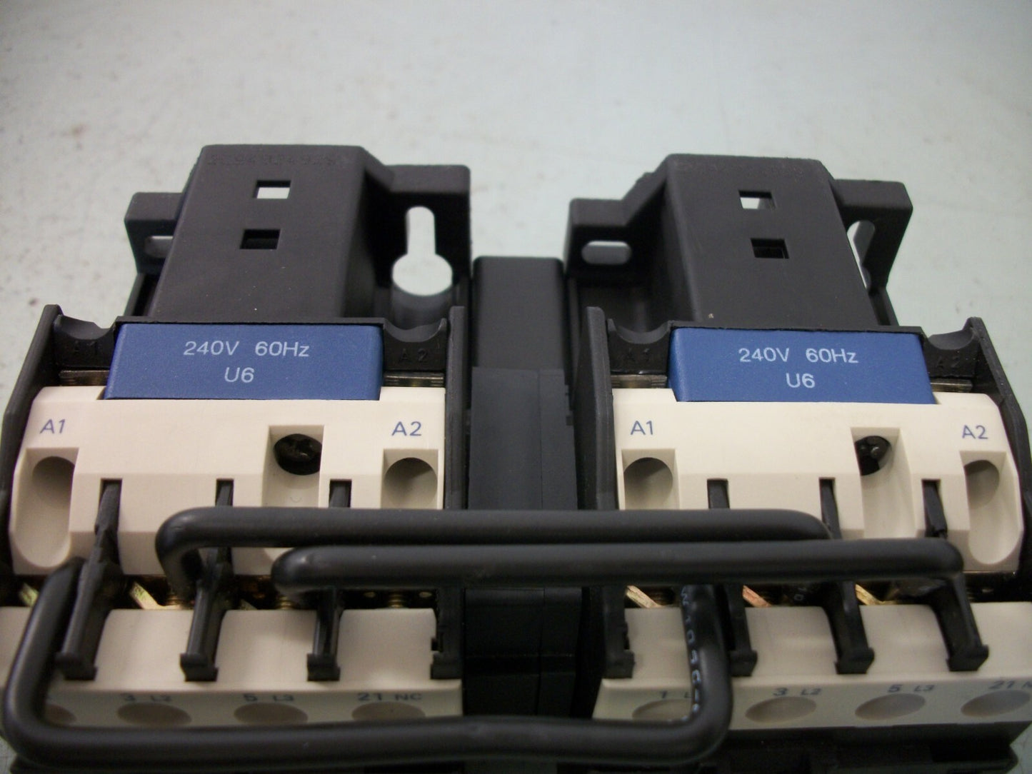 TELEMECANIQUE REV CONTACTOR LC2D2501U6 40AMP 240VCOIL 3PH 600V 20HP NOB