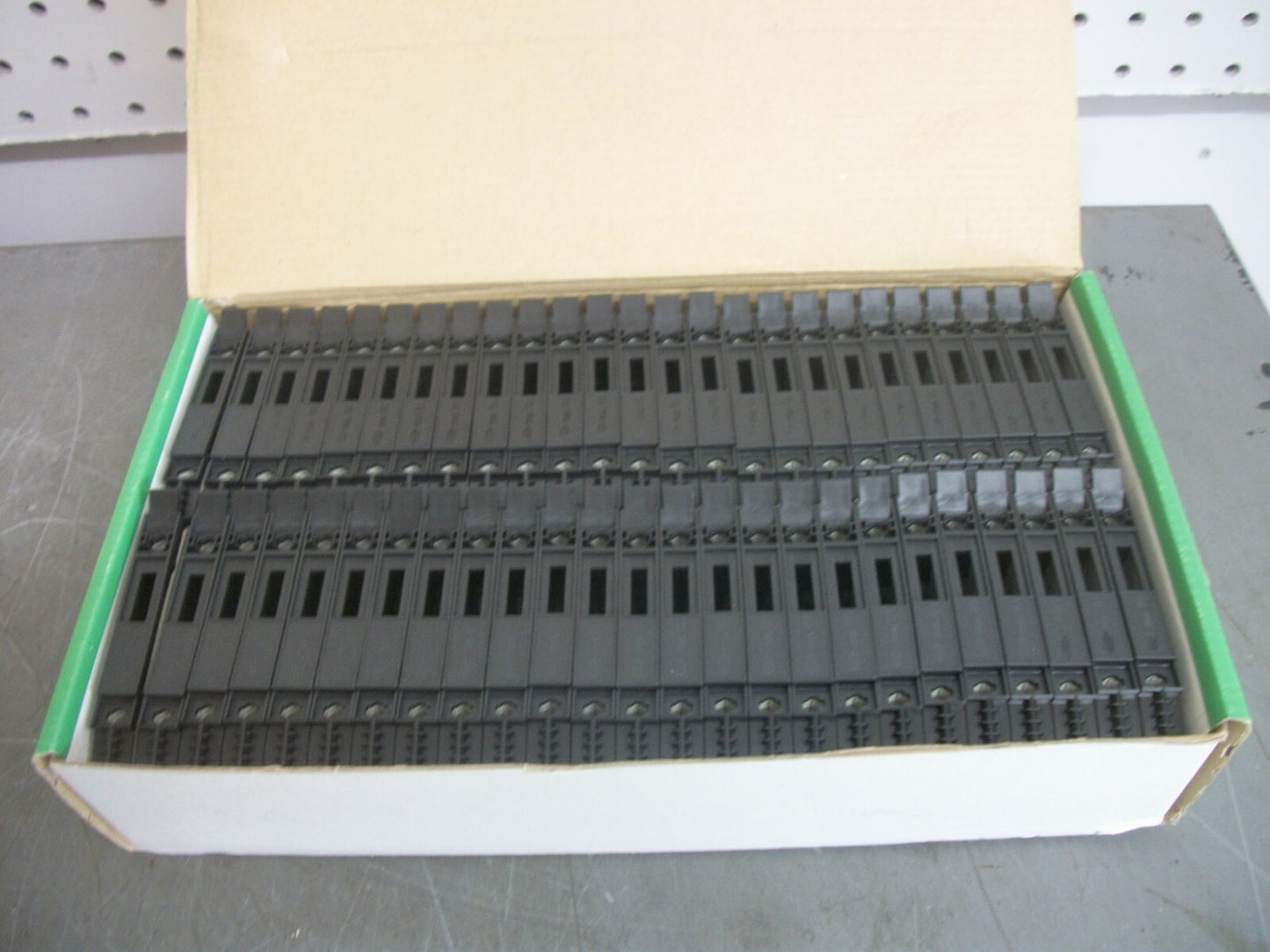 TELEMECANIQUE BOX OF 50 4mm2 DISCONNECT TERM BLOCK FUSES AB1FUSE435U6X NIB