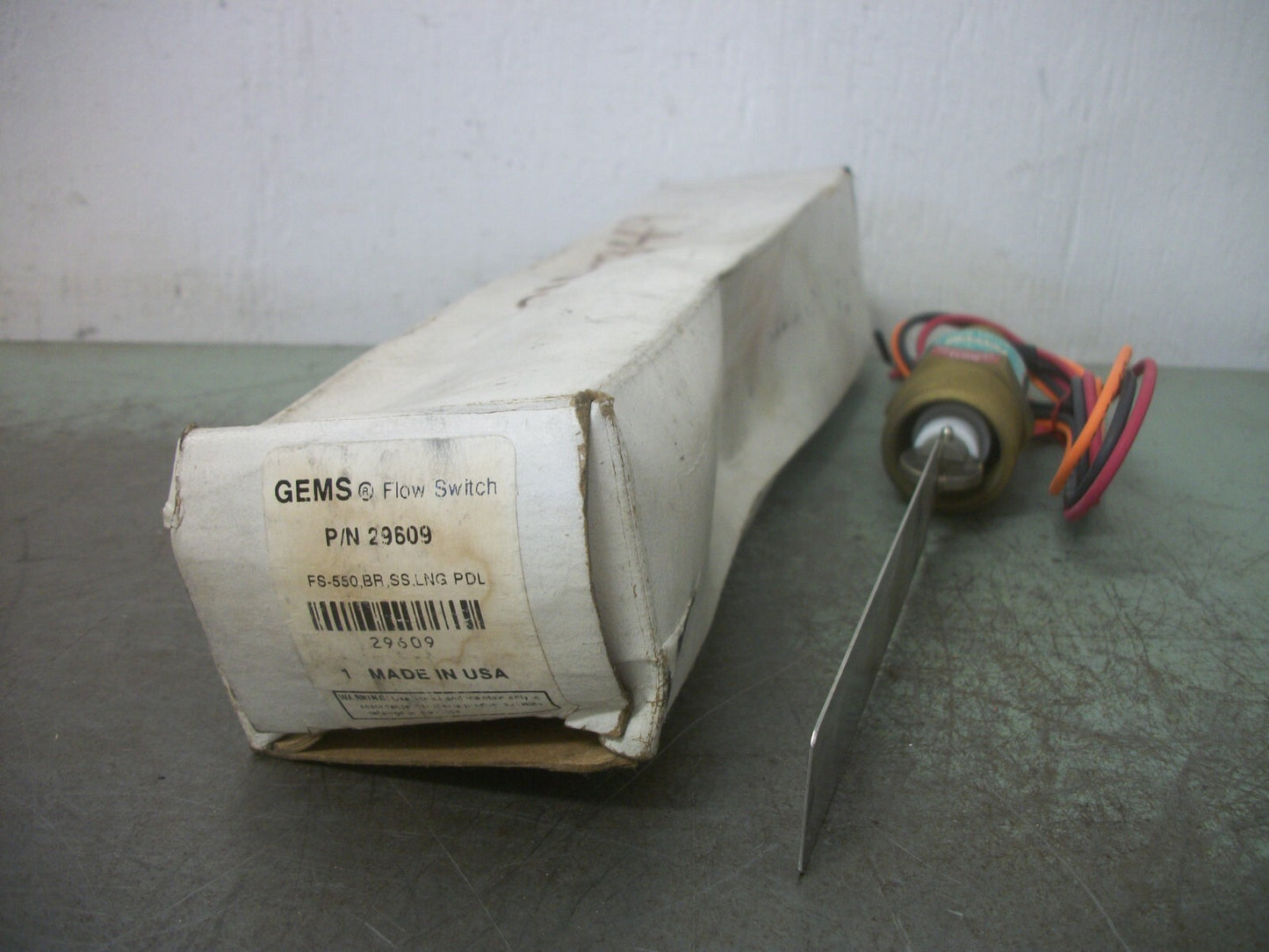 GEMS FS-550 PADDLE-TYPE FLOW SWITCH 29609 20VA 50-240VAC NIB