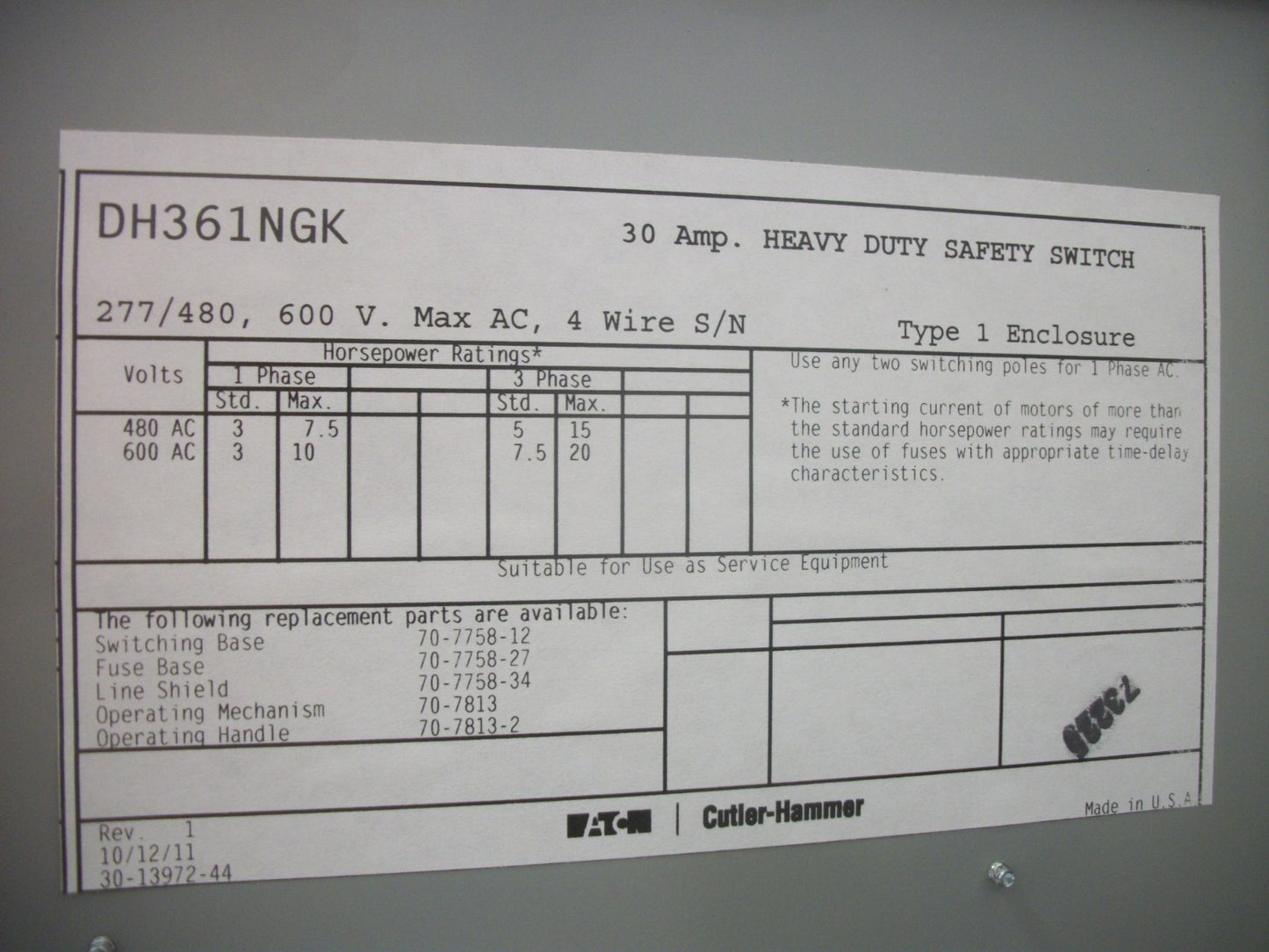 CUTLER-HAMMER DISCONNECT TYPE 1 DH361NGK 30AMP 600VOLT 3POLE FUSIBLE NOB