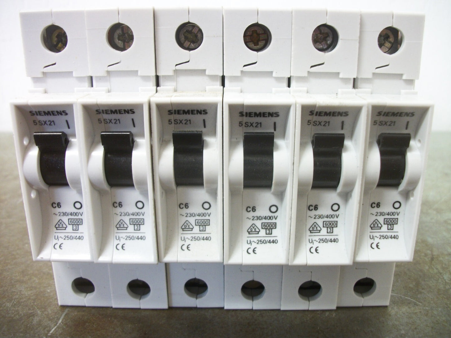 SIEMENS LOT OF 6 MINI CIRCUIT BREAKERS 5SX21C6 6AMP 230/400VOLT 1POLE