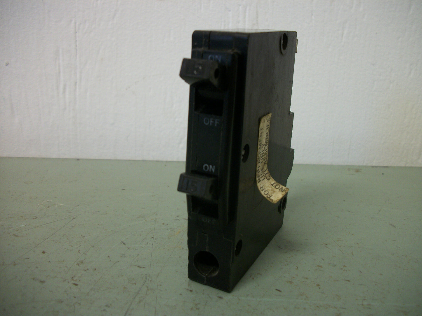 SQUARE D QOT CIRCUIT BREAKER QOT1515 15AMP 240VOLT 2POLE