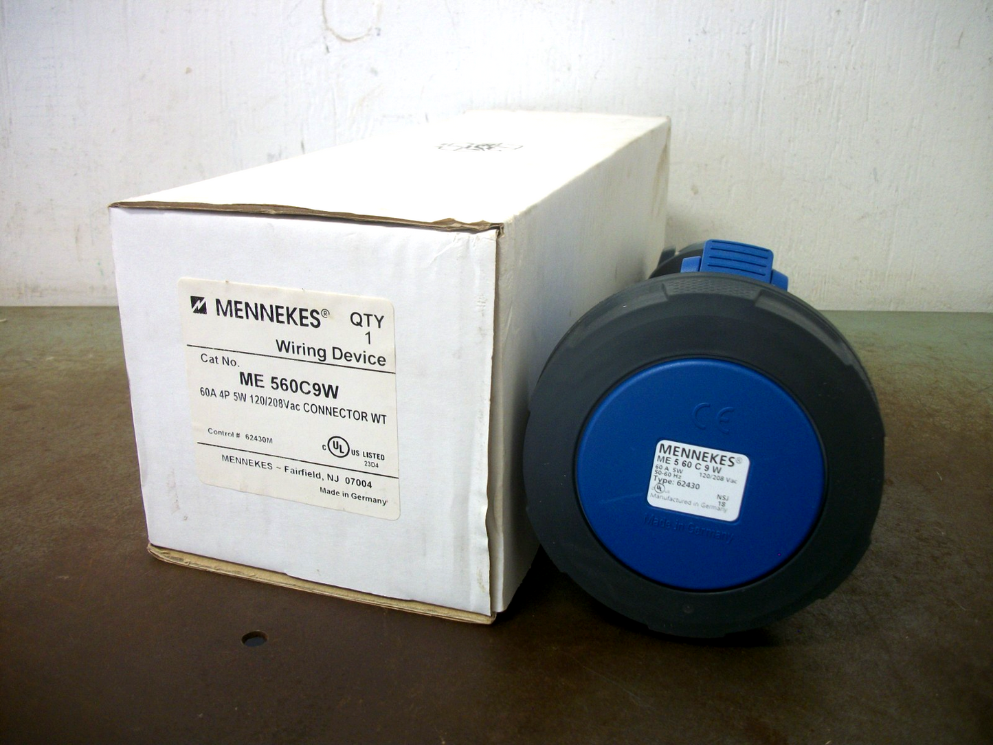 MENNEKES PIN & SLEEVE CONNECTOR ME560C9W 60AMP 120/208VOLT 4P 5W NIB