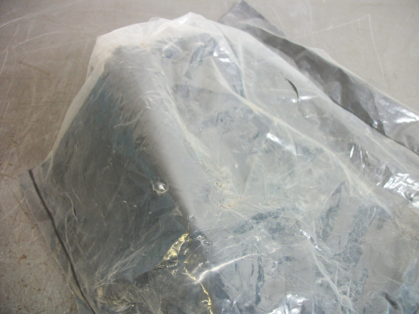 CAT STROBE LIGHT BRACKET 9370401602 NEW