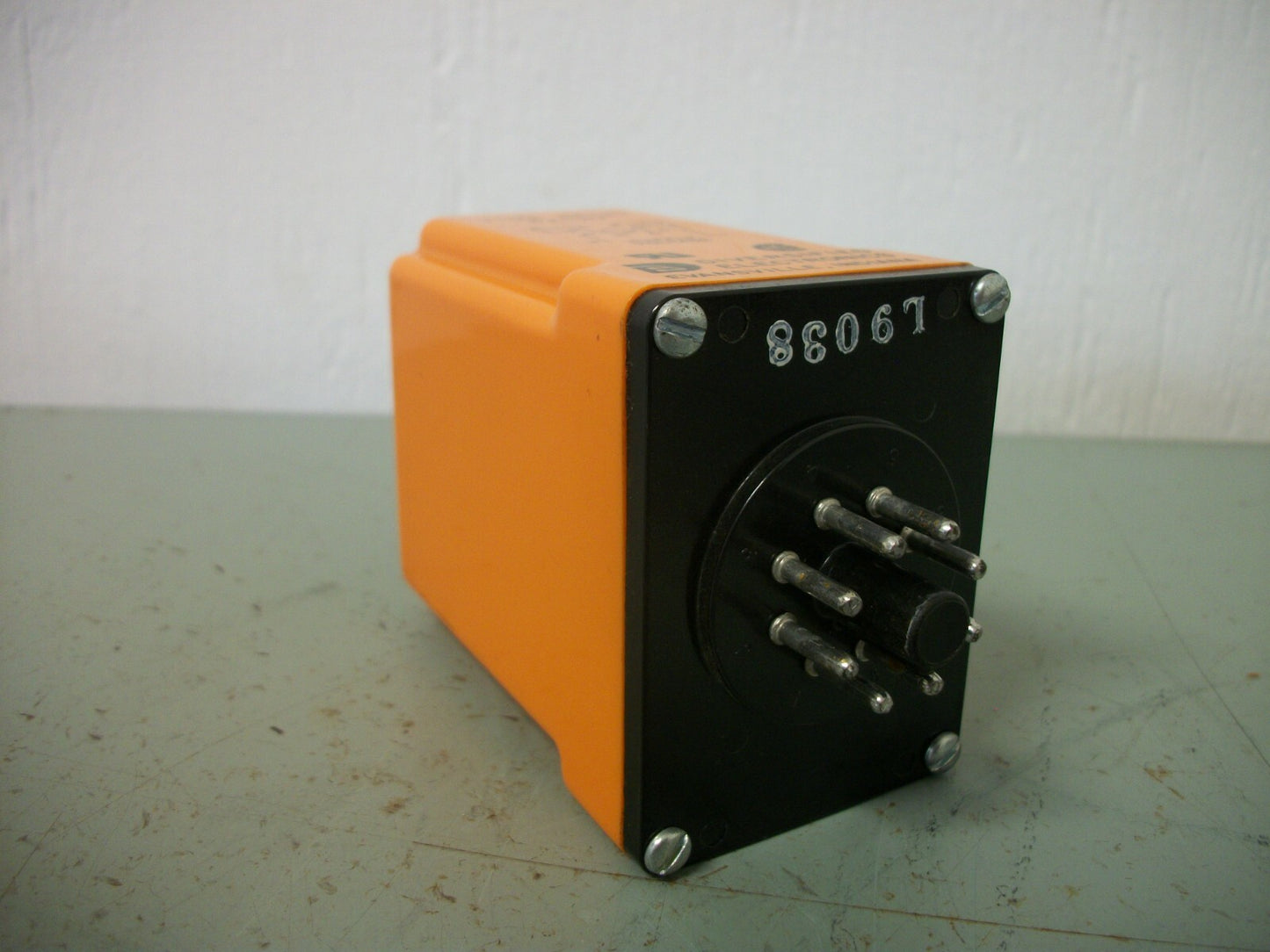 DIVERSIFIED ELECTRONICS TIME DELAY RELAY TUC-120-AKA-010 0.1-10SEC