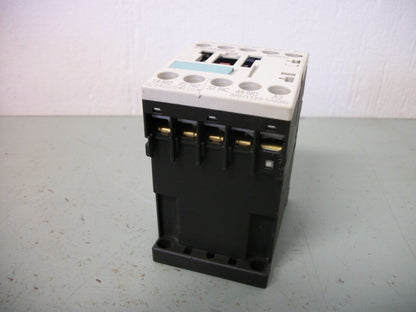 SIEMENS AUXILIARY CONTACTOR 3RH1122-1AK60 120VCOIL 10AMP 600VOLT