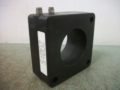 SQUARE D 200:5 RATIO CURRENT TRANSFORMER 180R-201 600VOLT NOB