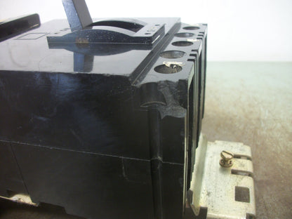 SQUARE D I-LINE FA CIRCUIT BREAKER FA36020 20AMP 600VOLT 3POLE BLACK CHIPPED