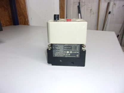 KLOCKNER-MOELLER MANUAL MOTOR STARTER PKZM3-25-U-NA 14-24AMP