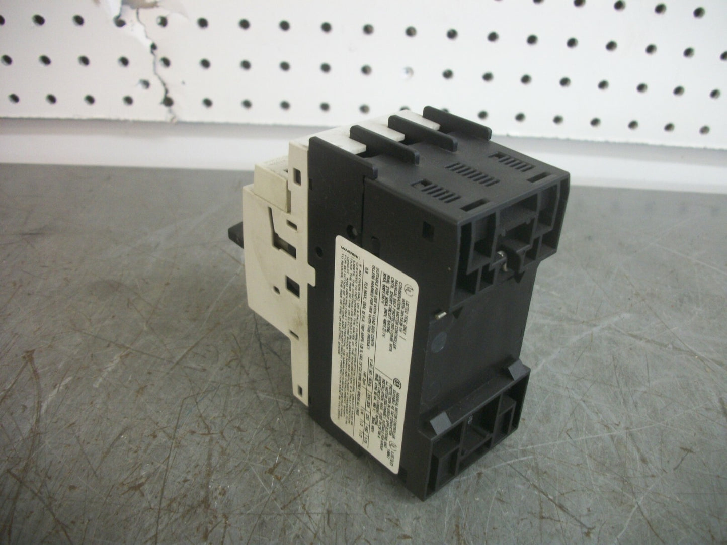 SIEMENS MOTOR CIRCUIT BREAKER 3RV1021-0HA10 0.55-0.8AMP