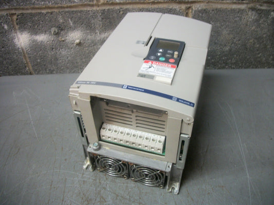 TELEMECANIQUE ALTIVAR 58 TRX AC DRIVE ATV58HU54N4XZ 460VOLT 3PH 7.8AMP