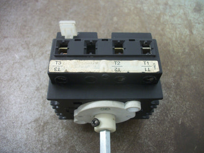 SIEMENS DISCONNECT SWITCH XA32BY 40AMP 600VOLT 3POLE W/HANDLE