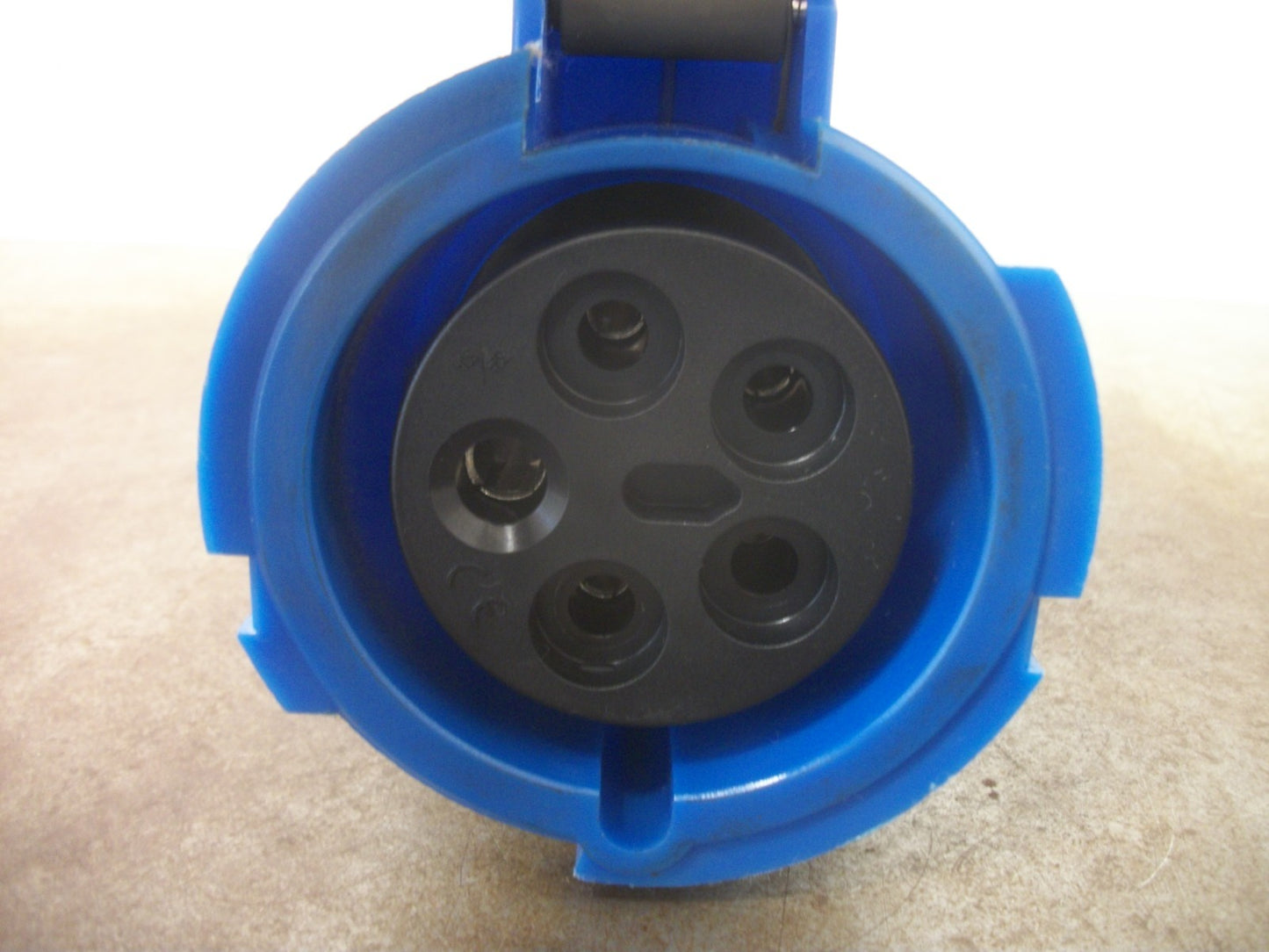 PASS & SEYMOUR PIN & SLEEVE CONNECTOR PS530C9W 30AMP 120/208VOLT 3PH 4P 5W GRND