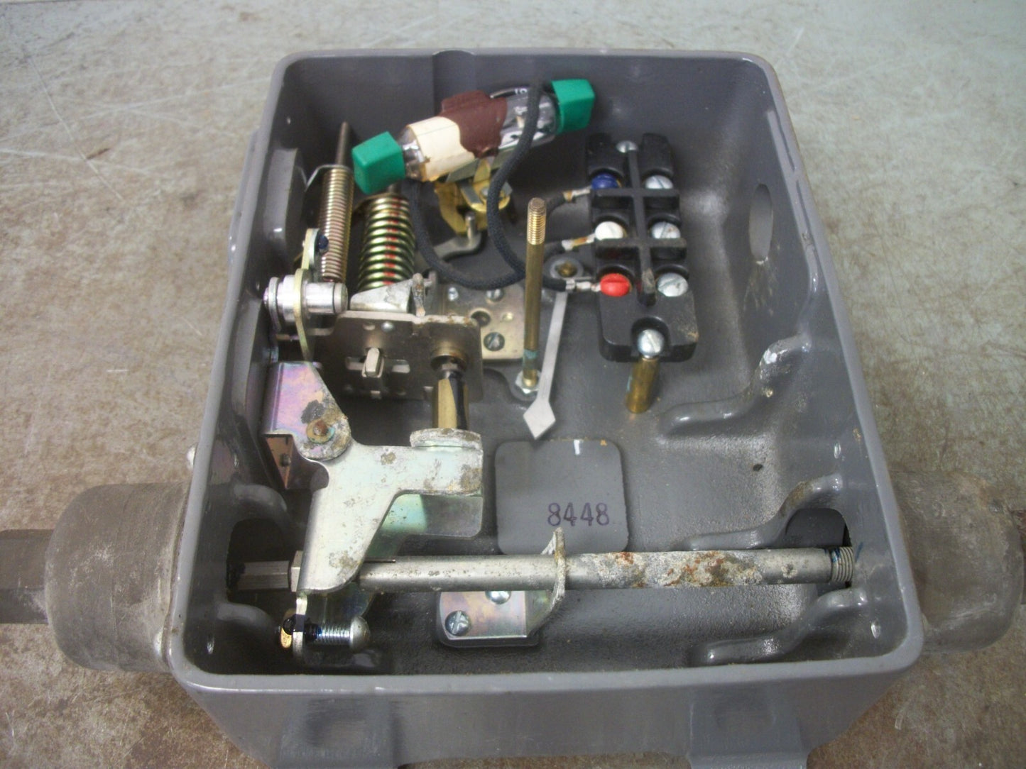 HONEYWELL DIFFERENTIAL PRESSURETROL PRESSURE REGULATOR P606A 1046 2 120/240VOLT