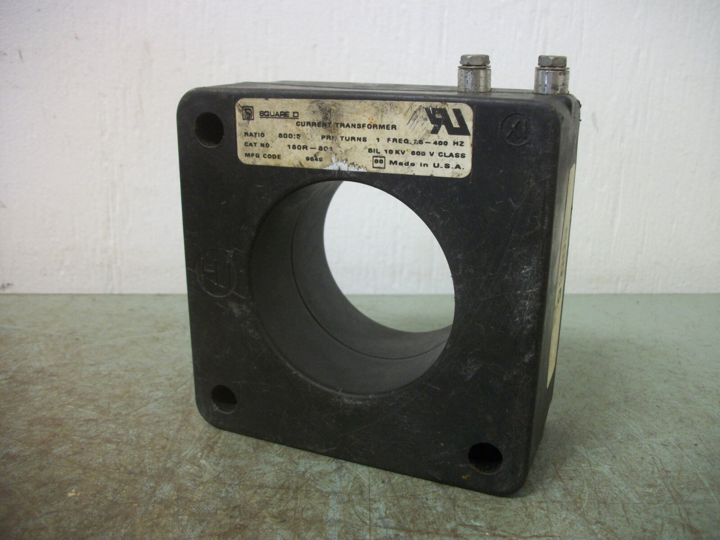 SQUARE D 800:5 RATIO CURRENT TRANSFORMER 180R-801 600VOLT NOB