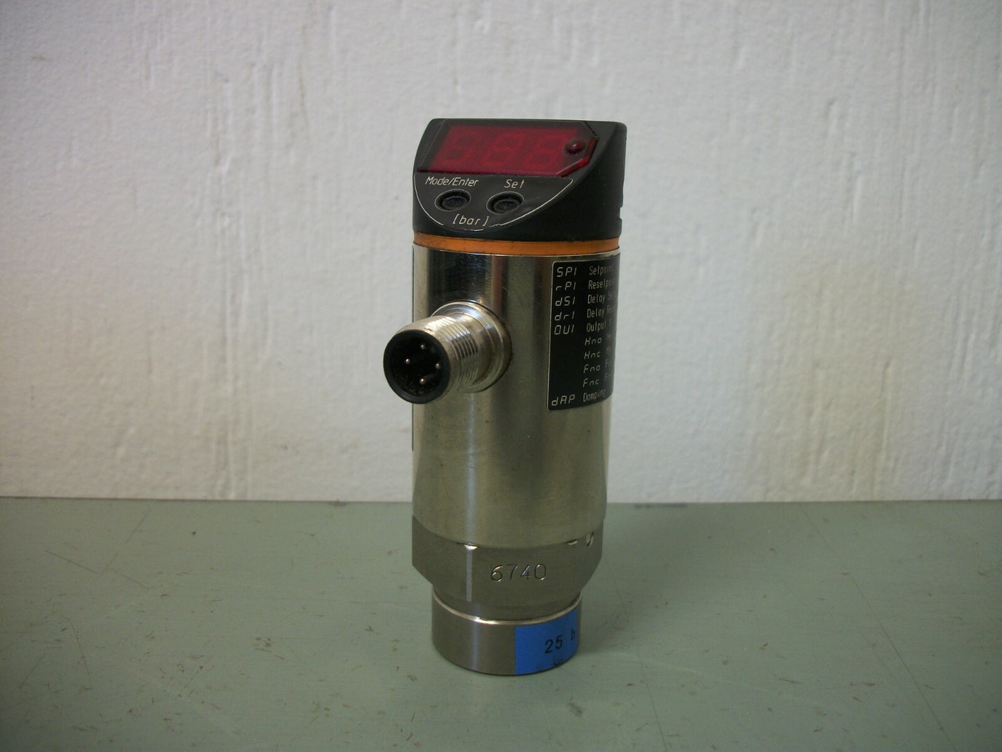 IFM EFECTOR LED DISPLAY 1/4" PRESSURE SENSOR PN5023 0-25BAR 100BAR