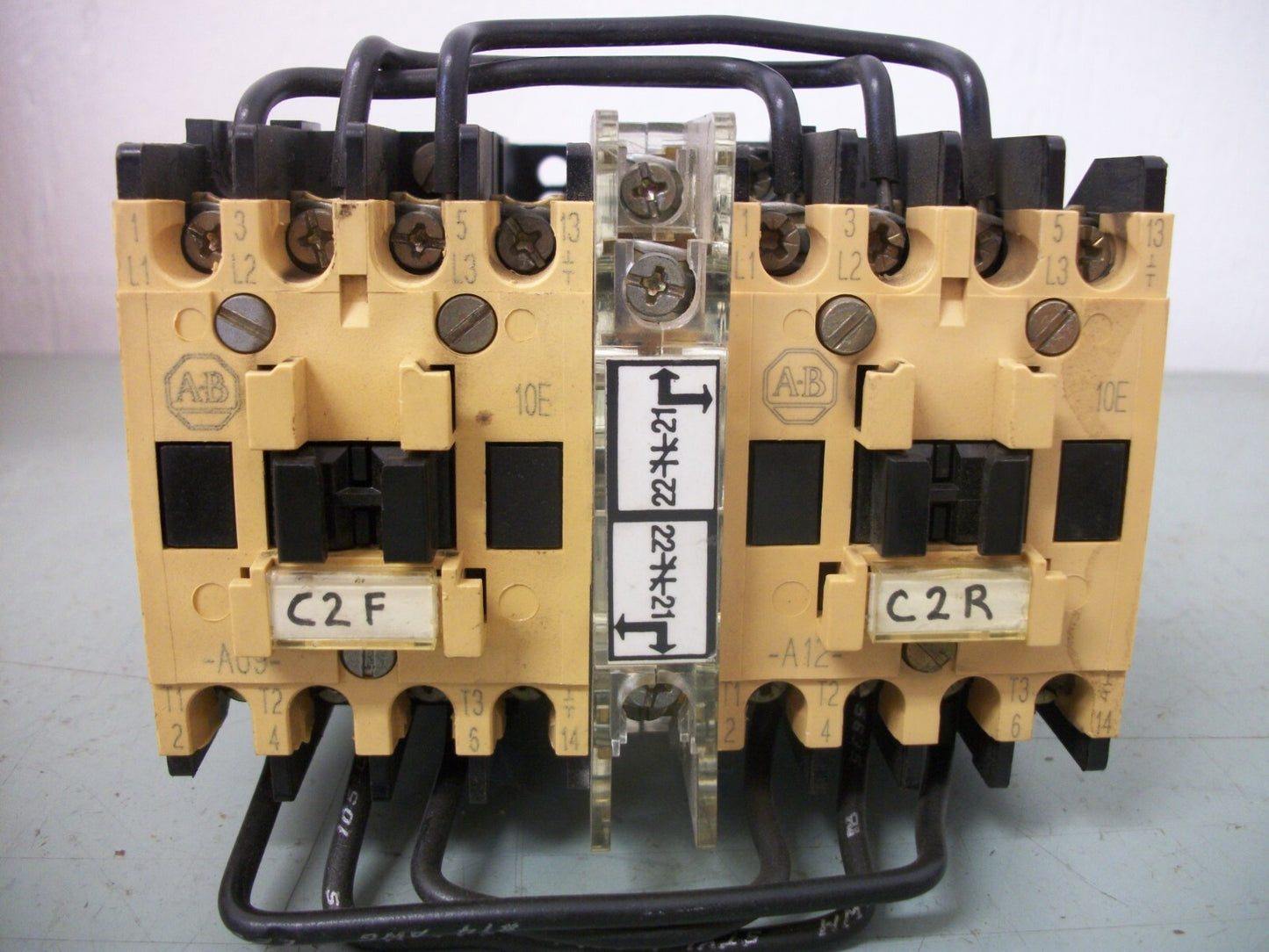 ALLEN-BRADLEY REV CONTACTOR 100-A09ND3 9AMP 120VCOIL 3PH 600V 7.5HP