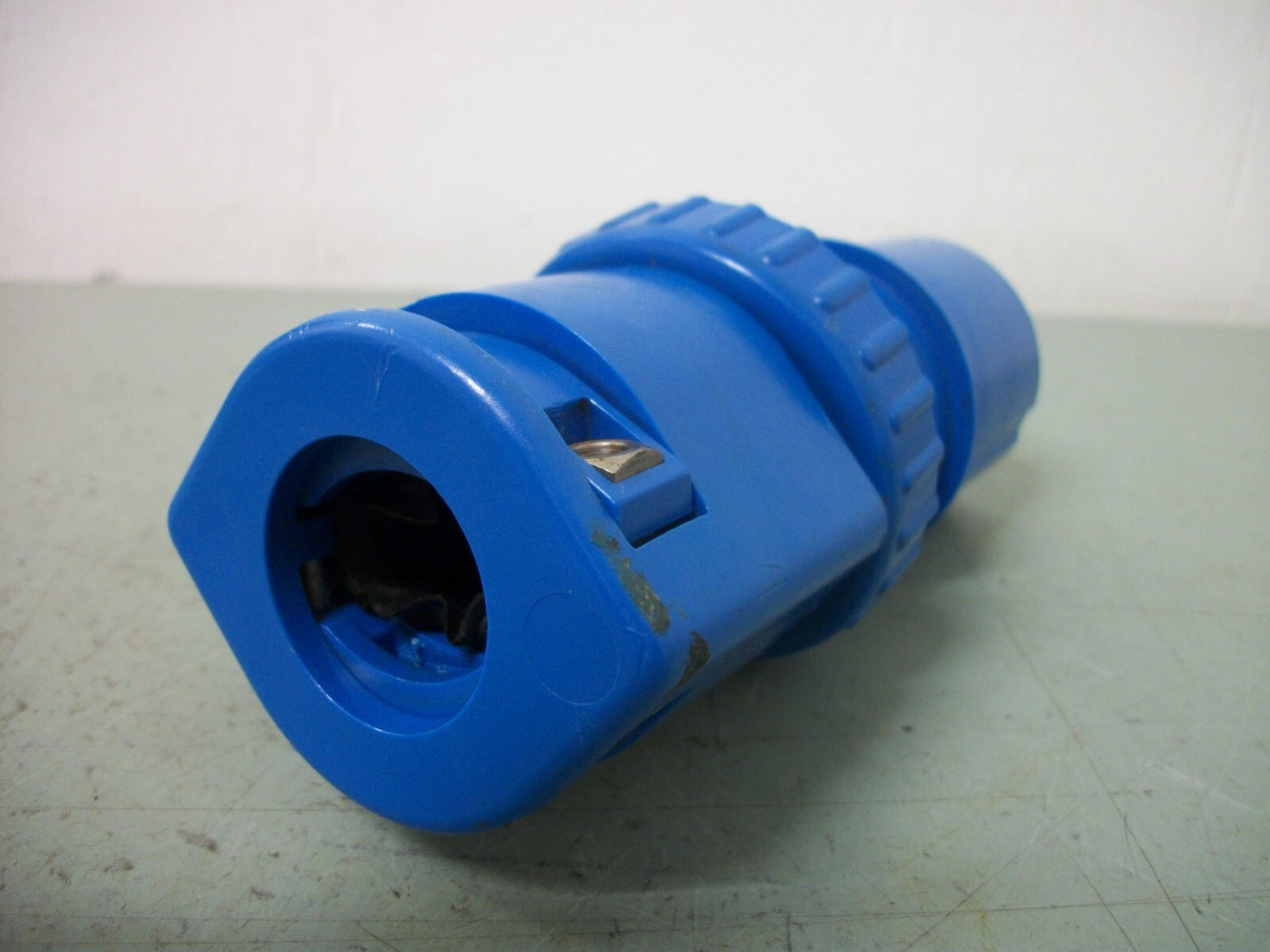 THOMAS & BETTS RUSSELLSTOLL PLUG & SLEEVE 3760PDG/1100 30AMP 600VOLT 3PH 4W