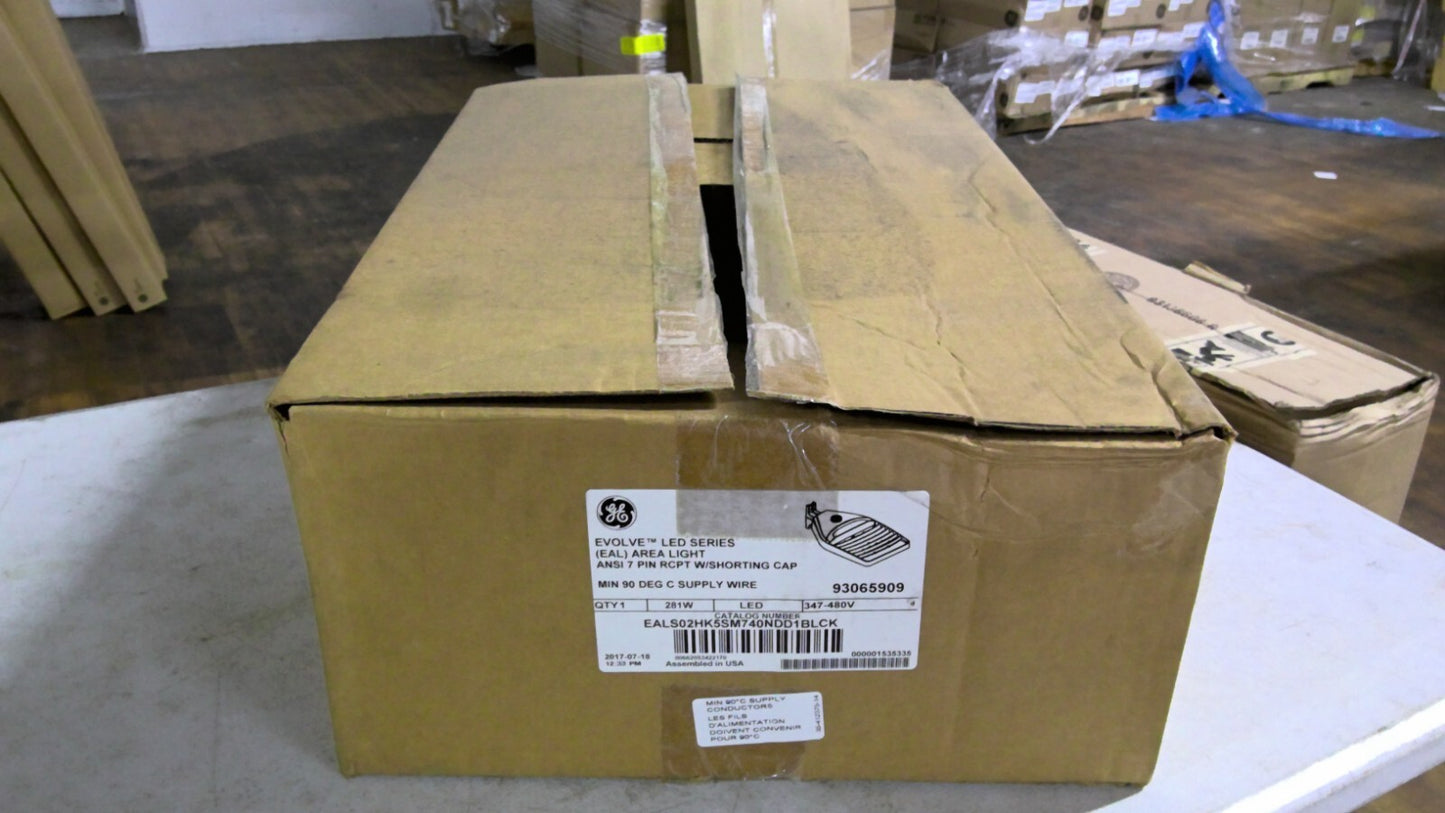 GE 93065909 EVOLVE LED EAL AREA LIGHT EALS02HK5SM740NDD1BLCK 281W 347-480V NIB