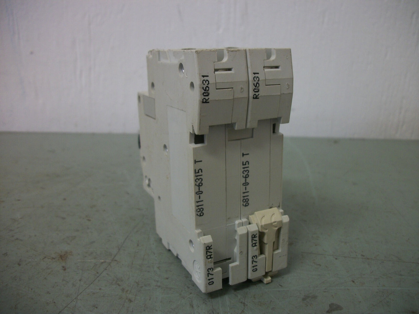 MERLIN GERIN MULTI9 C60 MOTOR CIRCUIT BREAKER MG24528 40AMP 480VOLT 2POLE