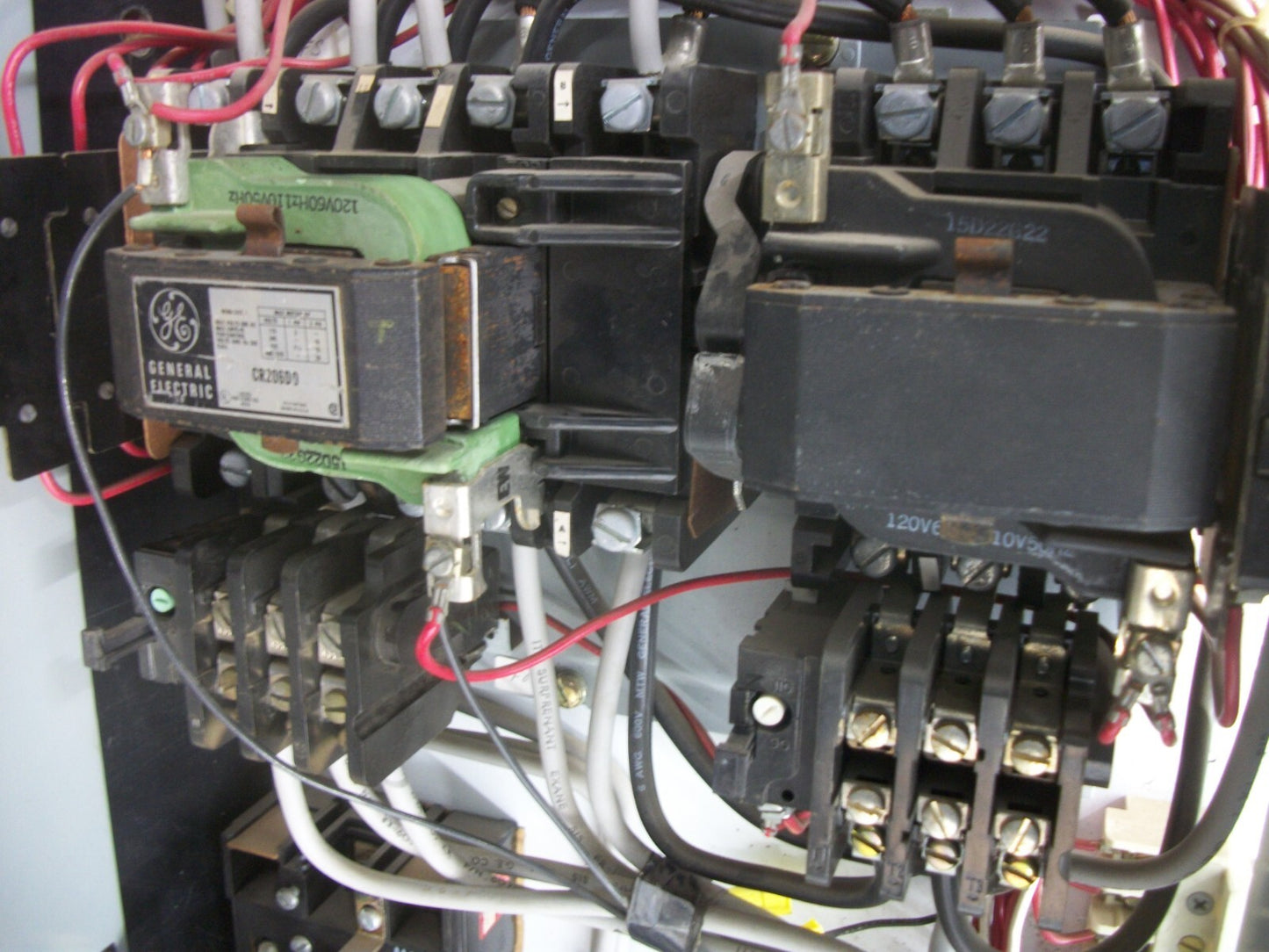 GE MCC BUCKET SIZE 2 TWO-SPEED CR206D0 120VCOIL 60AMP FUSIBLE