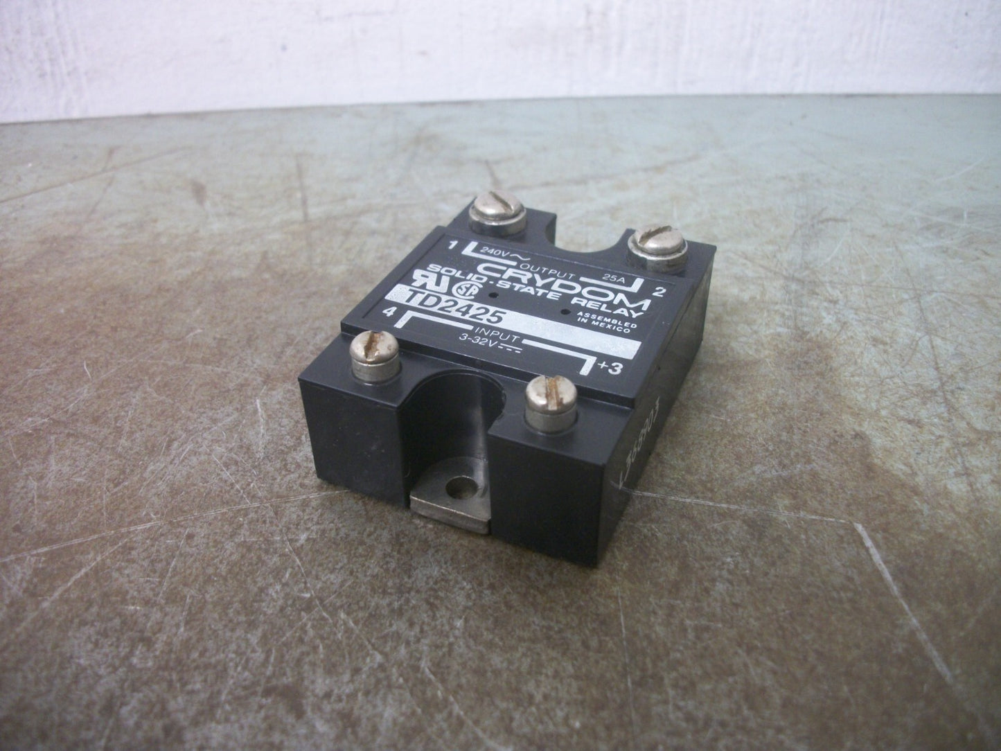 CRYDOM SOLID-STATE RELAY TD2425 240VAC 25AMP 3-32VDC