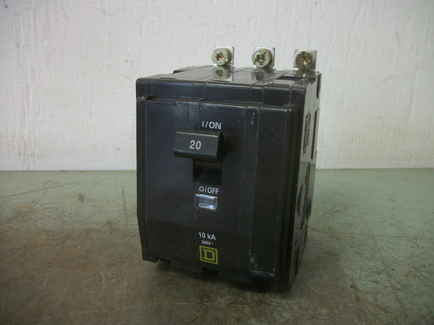 SQUARE D QOB CIRCUIT BREAKER QOB320 20AMP 240VOLT 3POLE