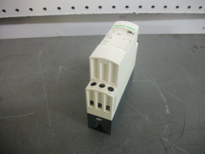 TELEMECANIQUE TIMER RELAY RE8PE11BU 0.1SEC-10SEC NOB