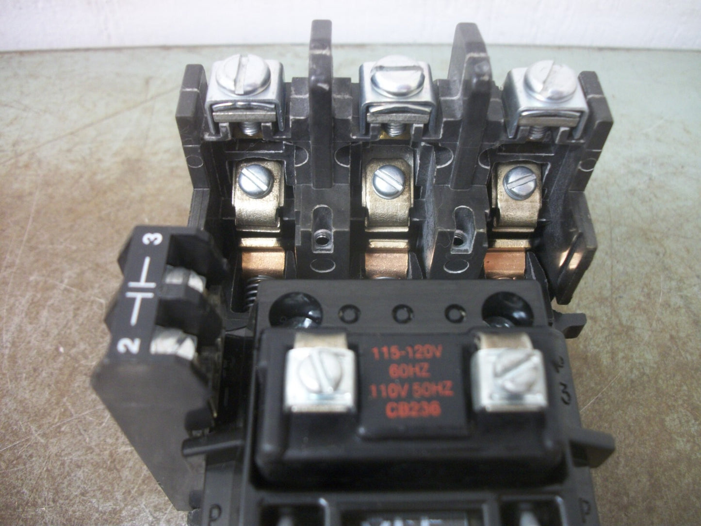 ALLEN-BRADLEY SIZE 0 MOTOR STARTER 500F-AOD930 18AMP 120VCOIL 3PH 600V 5HP NOB