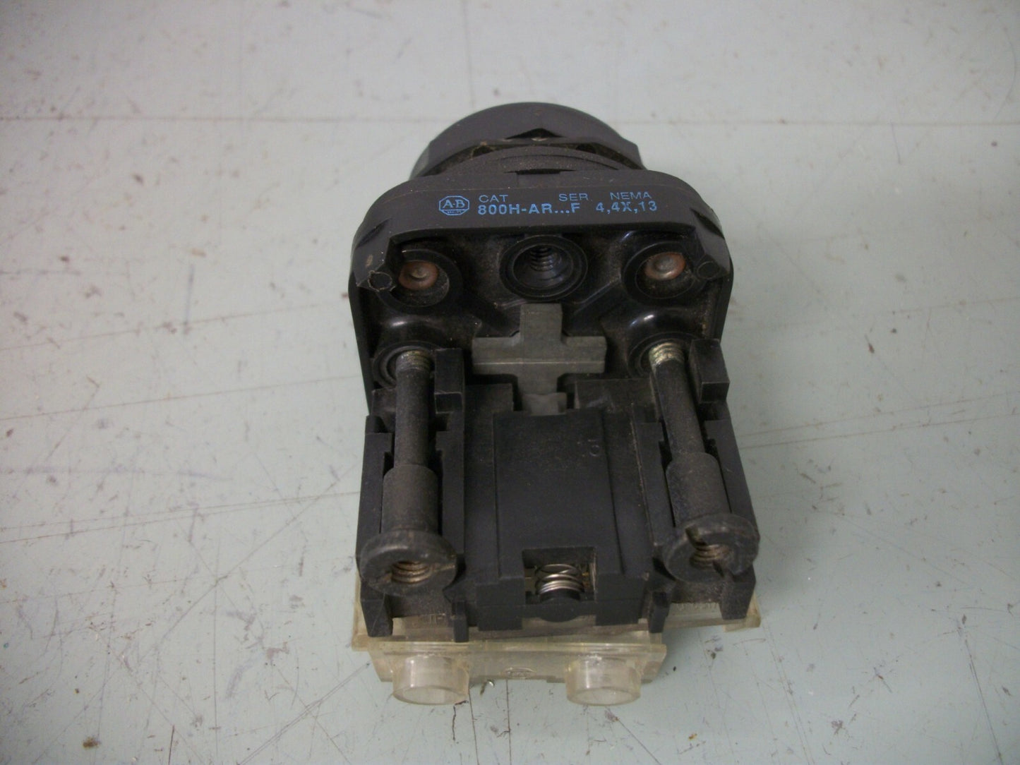 ALLEN-BRADLEY BLACK FLUSH MOMENTARY PUSHBUTTON 800H-AR...F