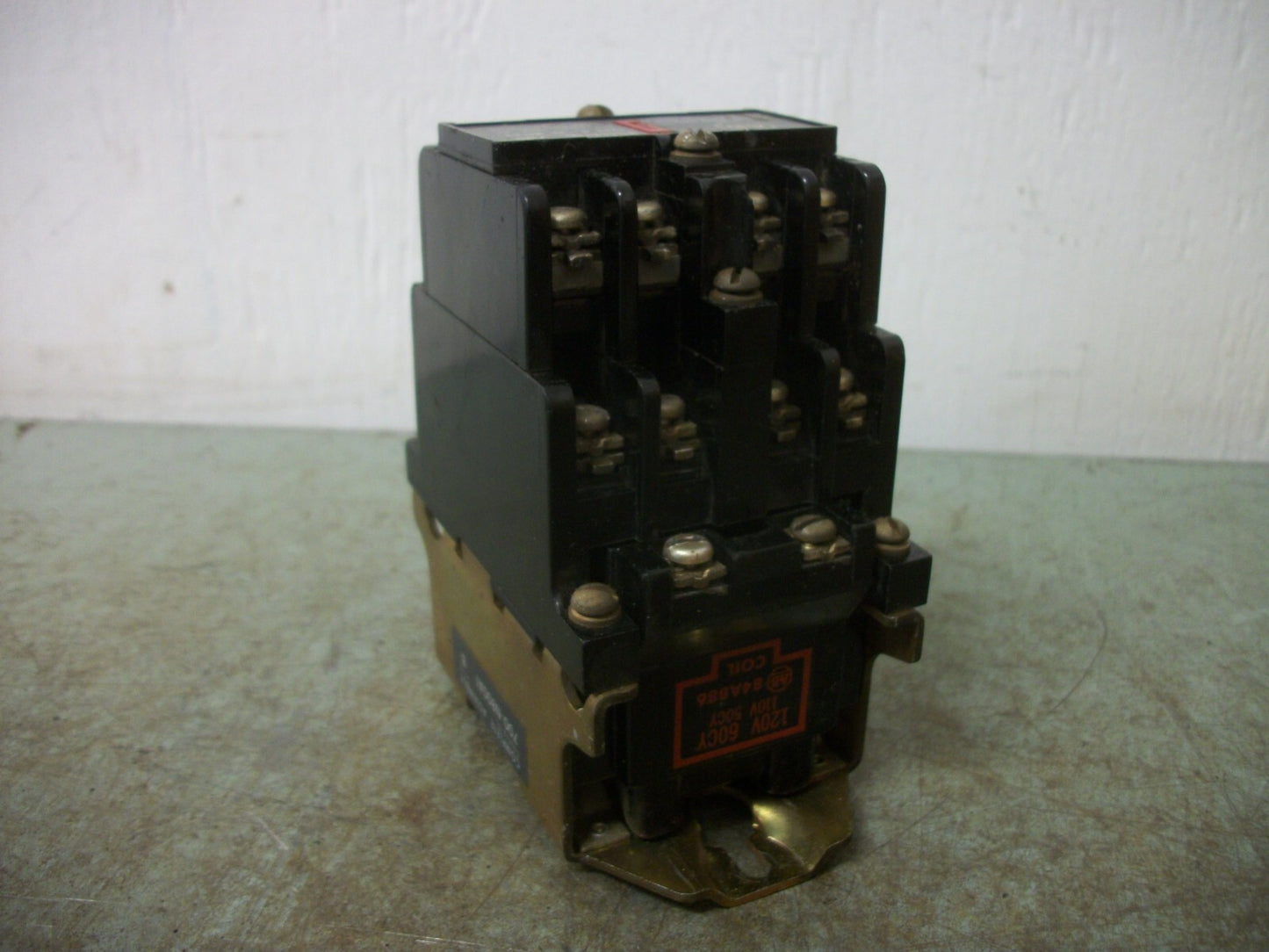 ALLEN-BRADLEY AC CONTROL RELAY SERIES B 700-N800A1 120VCOIL