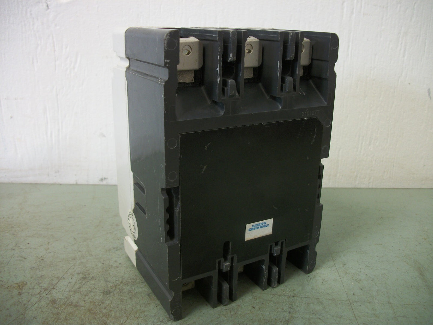 CUTLER-HAMMER FD CIRCUIT BREAKER FD3150BP10 150AMP 600VOLT 3POLE RED