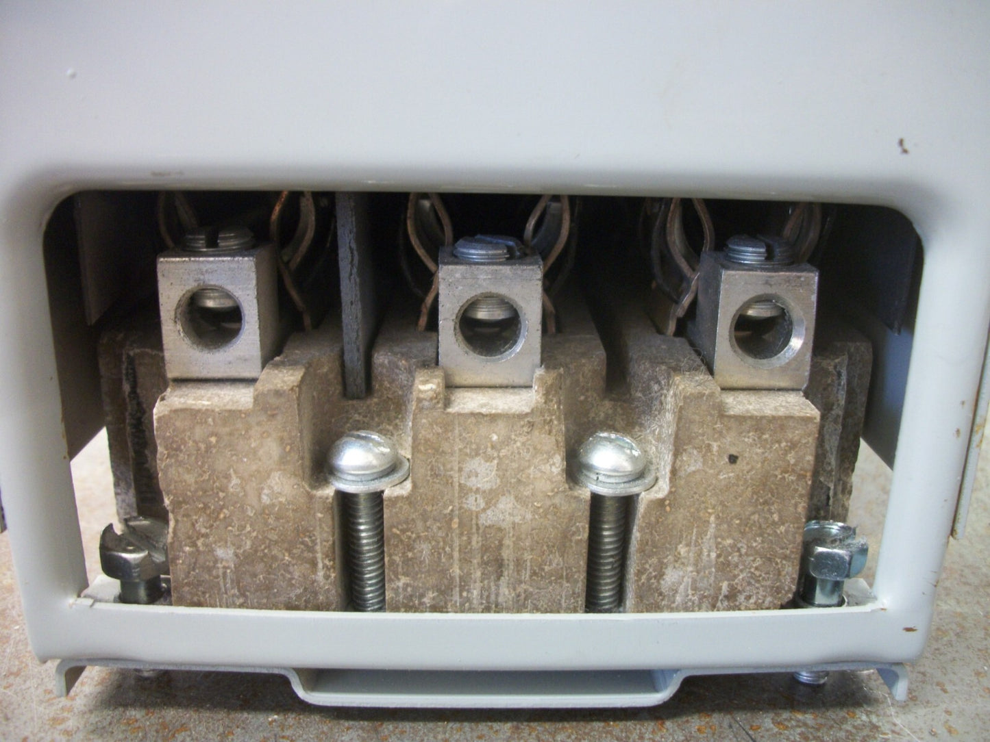 SIEMENS FUSIBLE VACU-BREAK BRANCH SWITCH V7B3222 60AMP 240VOLT 3POLE 3PH NOB