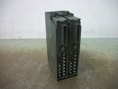 SIEMENS SIMATIC S7 LOT OF 2 4-POINT DIGITAL OUTPUT MODULES 6ES7 132-4BD01-0AA0