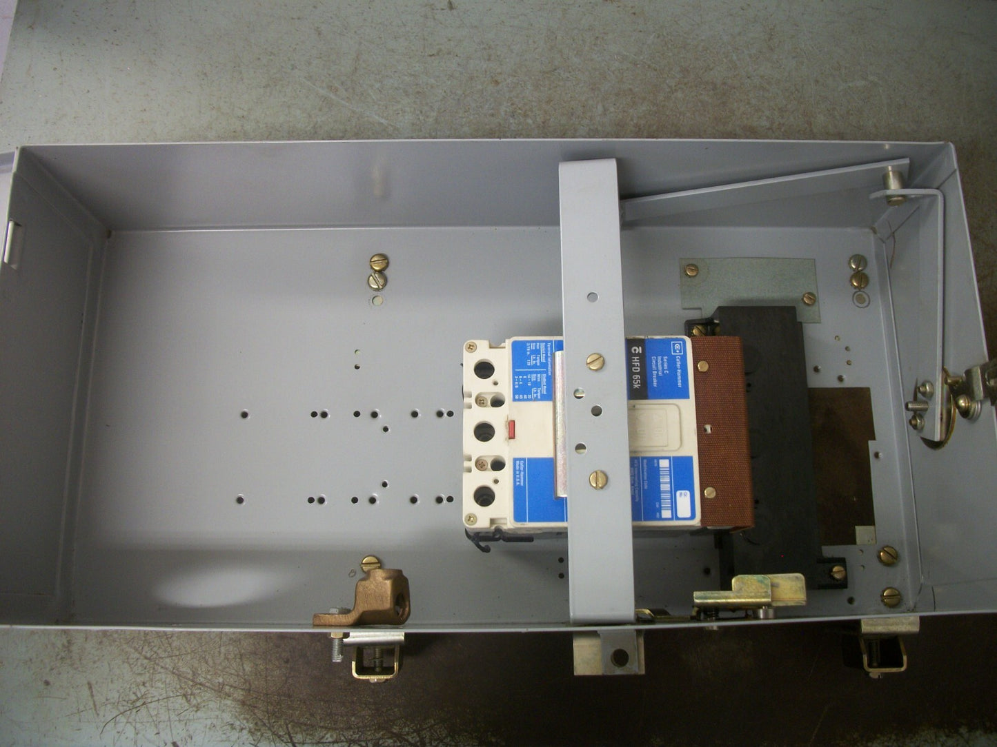 CUTLER-HAMMER 1463D12G01 CIRCUIT BREAKER BUS PLUG BPFD 150AMP 600VOLT