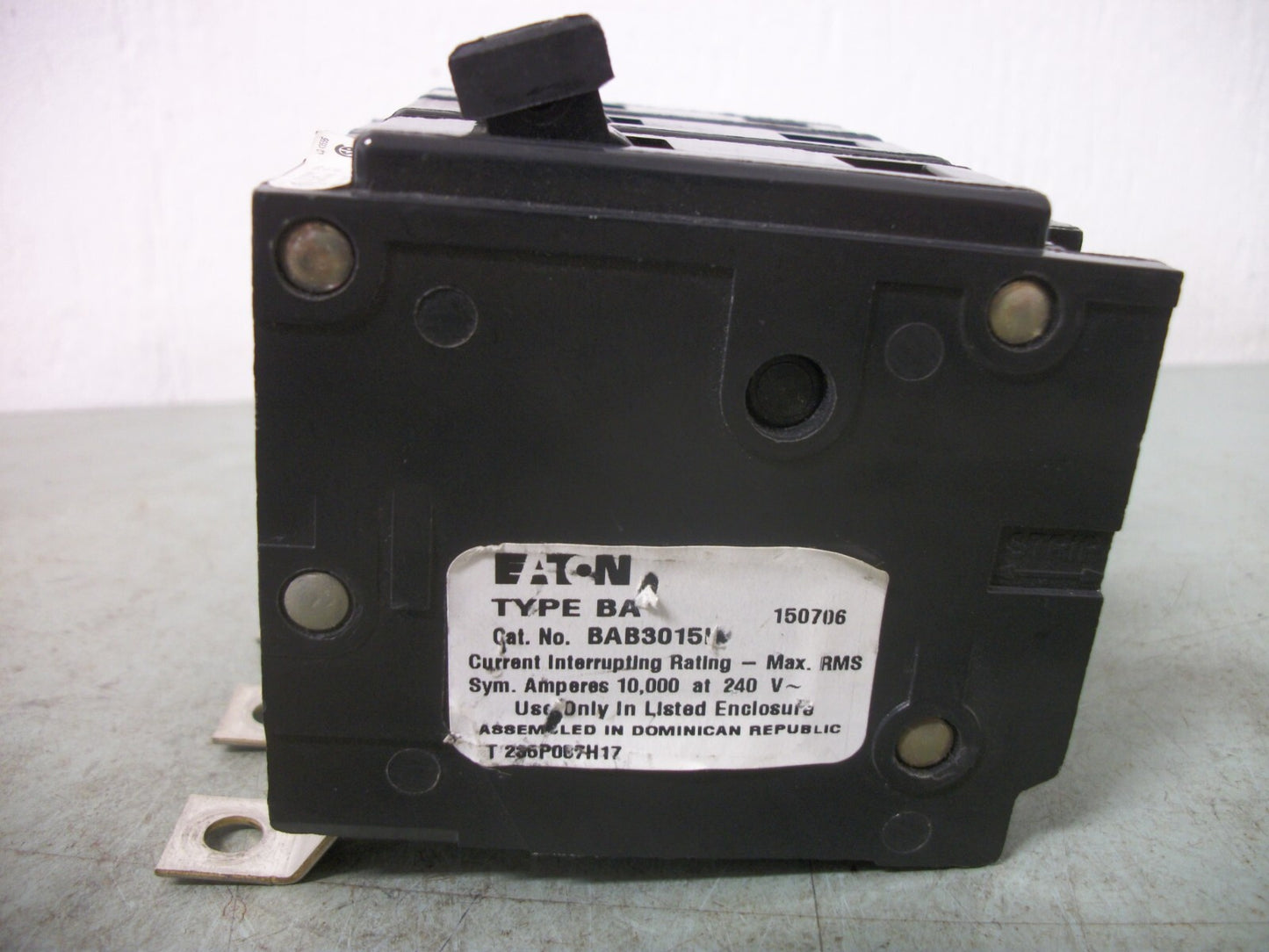 CUTLER-HAMMER BA CIRCUIT BREAKER BAB3015H 15AMP 240VOLT 3POLE NOB