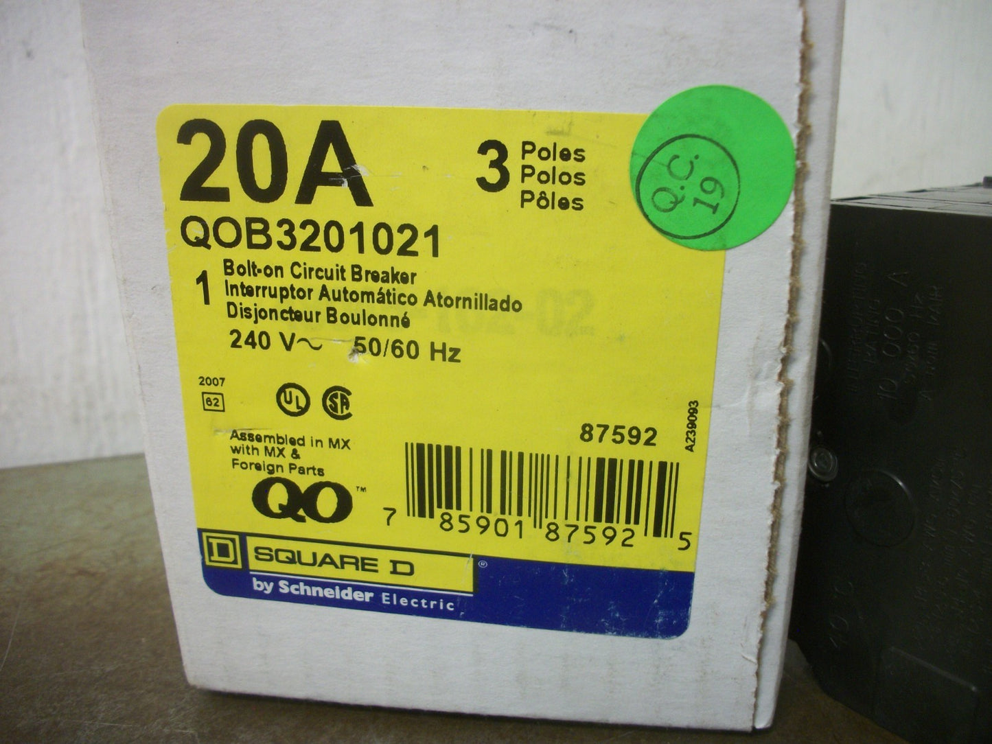 SQUARE D QOB CIRCUIT BREAKER QOB3201021 20AMP 240VOLT 3POLE W/SHUNT NIB