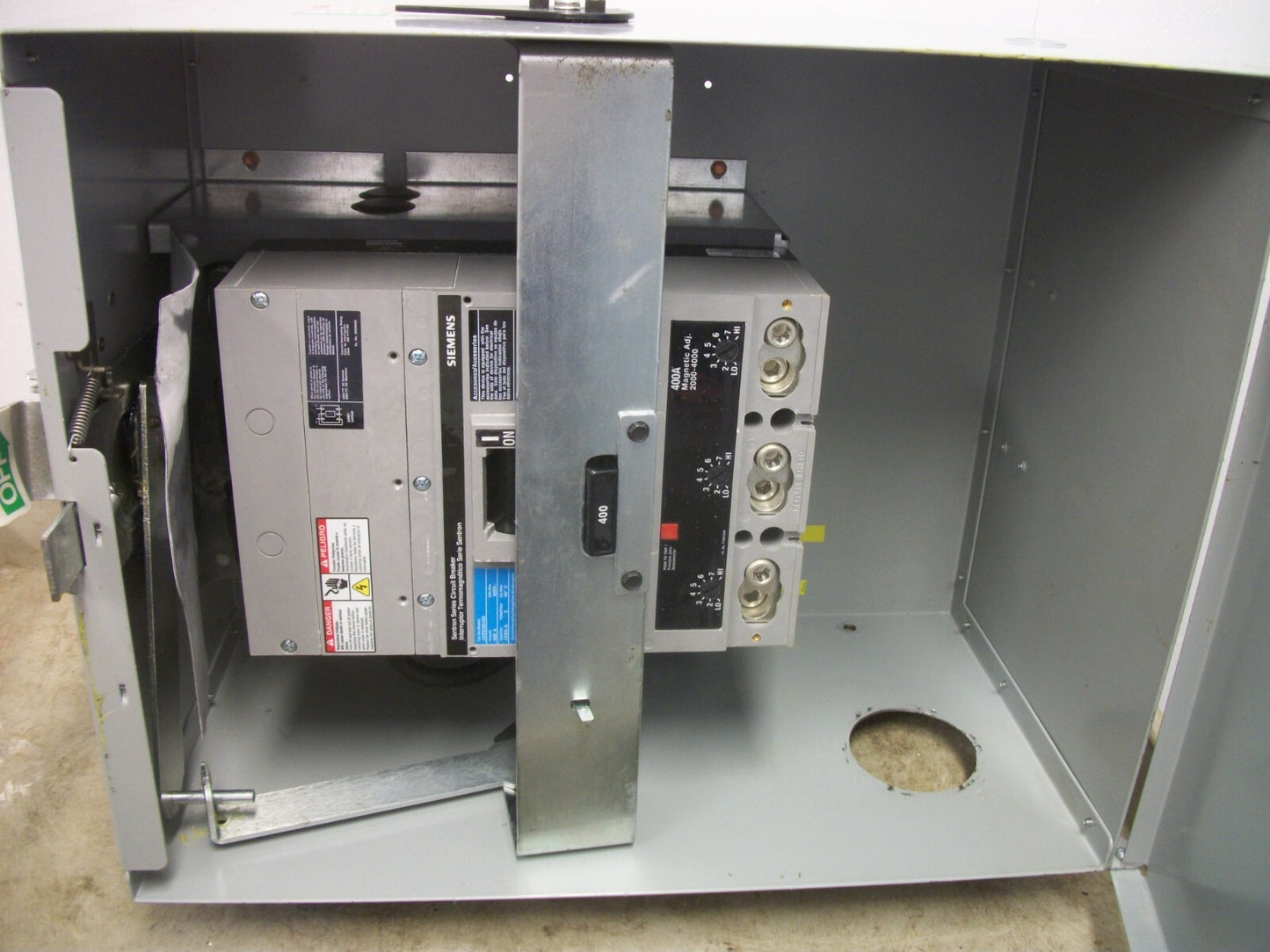 SIEMENS SENTRON CIRCUIT BREAKER BUS PLUG SLJC304000G 400AMP 600VOLT 3PH 3W