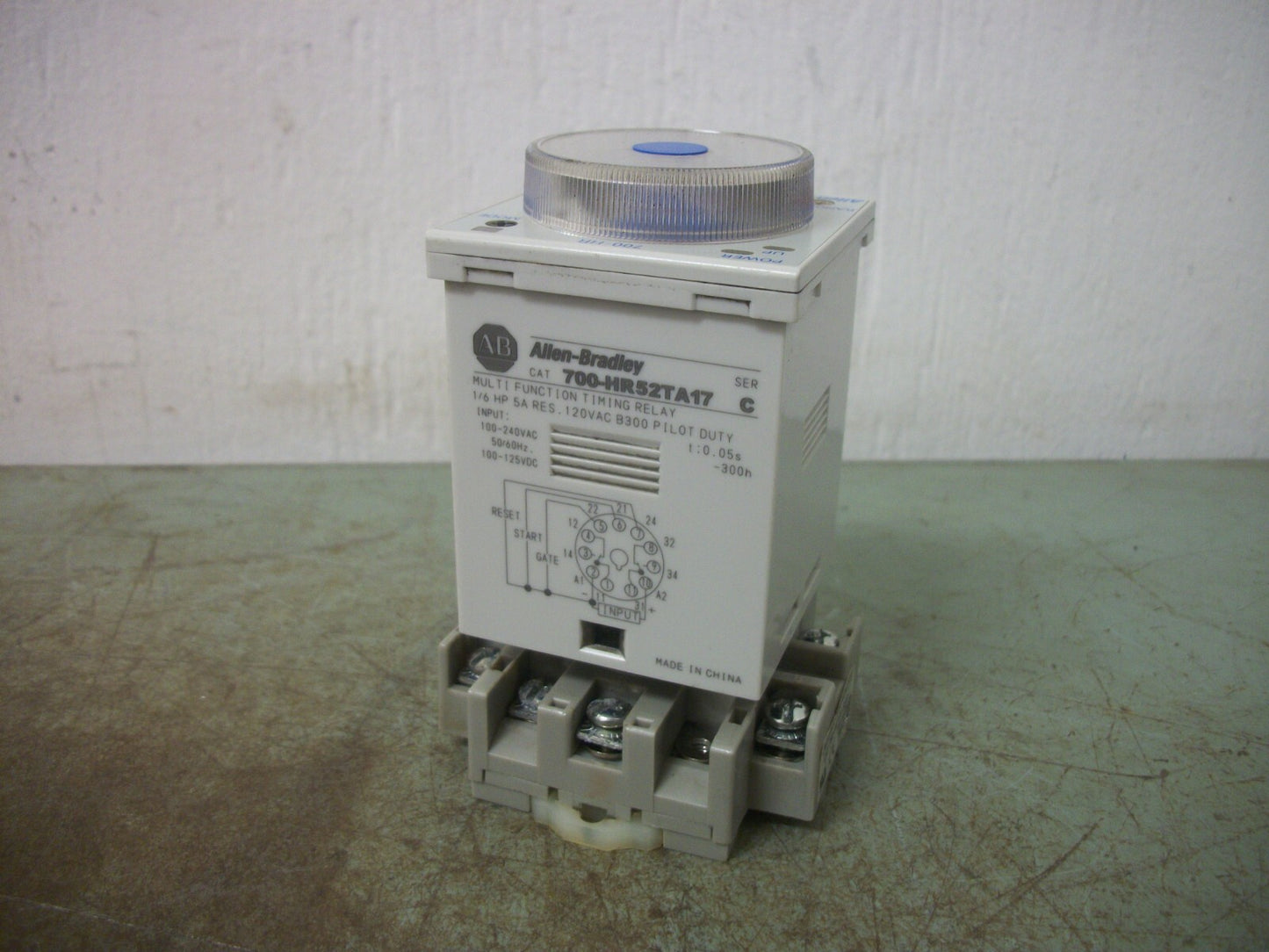 ALLEN-BRADLEY MULTI-FUNCTION TIMING RELAY 700-HR52TA17 0.05SEC TO 300H