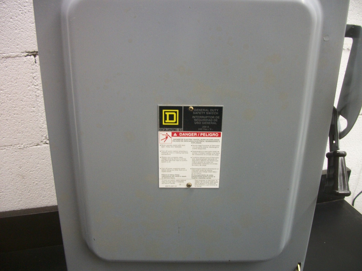 SQUARE D DISCONNECT TYPE 3R D324NRB 200AMP 240VOLT 3POLE FUSIBLE NOB