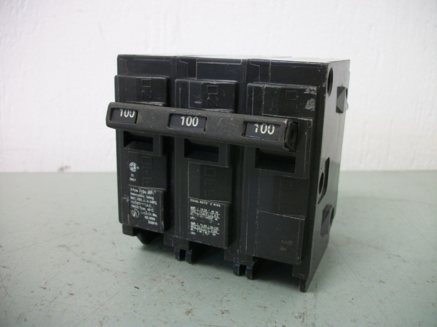 CROUSE-HINDS MP-T CIRCUIT BREAKER MP3100 100AMP 240VOLT 3POLE