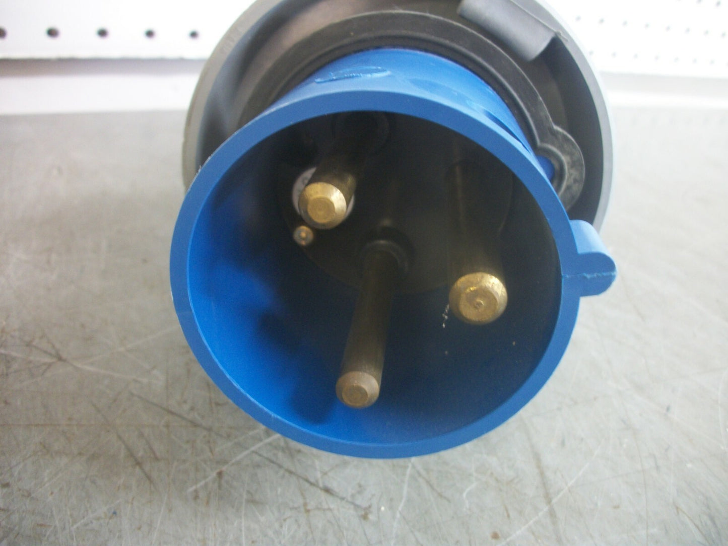 HUBBELL PIN & SLEEVE WATERTIGHT PLUG 363P6W 63AMP 220VOLT 2POLE 3WIRE NOB