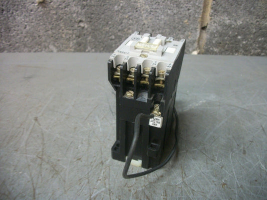 ALLEN-BRADLEY DC CONTROL RELAY 700DC-F400* 24VCOIL