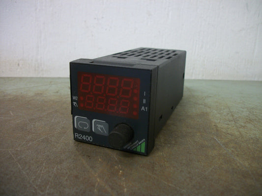 GOSSEN-METRAWATT CAMILLE BAER DIGITAL TEMPERATURE CONTROLLER R2400 A2 B1 C1 K0