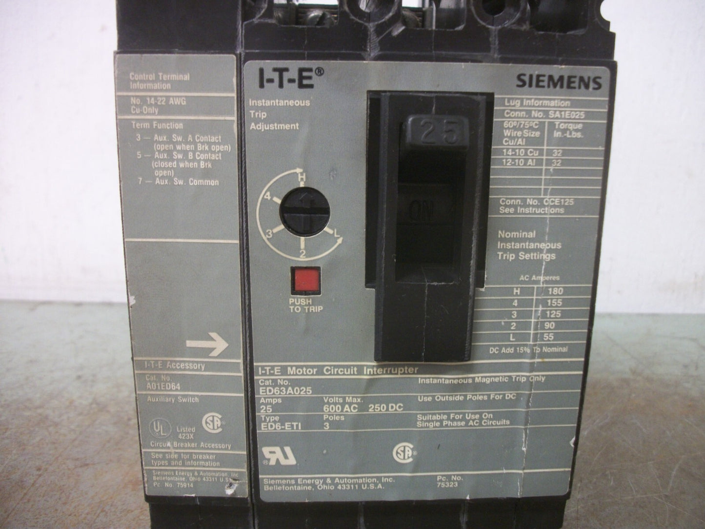 SIEMENS ED6-ETI CIRCUIT BREAKER ED63A025 25AMP 600VOLT 3POLE W/AUX